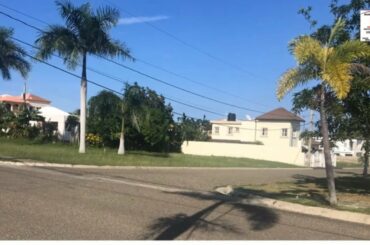 For sale land in the closed gate community  in la estancia in puerto plata