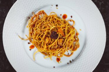 How to Make Spaghetti Aglio e Olio (with a twist)