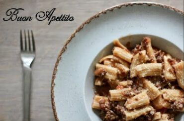 How to make EASY, fantastic Italian Bolognese pasta (ragù) meat sauce