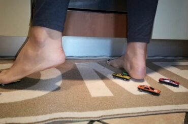 Italian girlfriend - casual toy cars crush barefoot