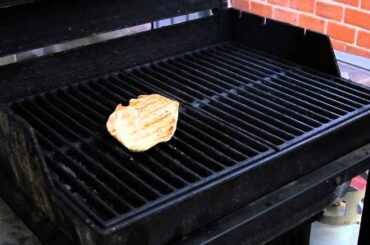 How to Cook Chicken to Go on Top of Alfredo : Italian Cooking