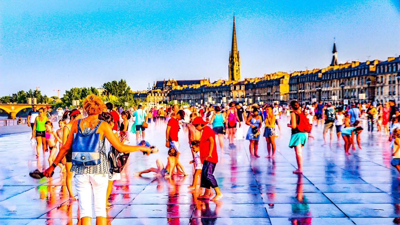 A Walk Around the Beautiful City of Bordeaux, France A Walk Around the Beautiful City of Bordeaux, France