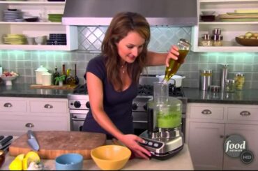 Giada De Laurentiis Italian Cleavage