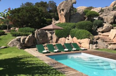 Villa Aidan: luxury villa of modern architecture with pool and garden for rent in Porto Rafael