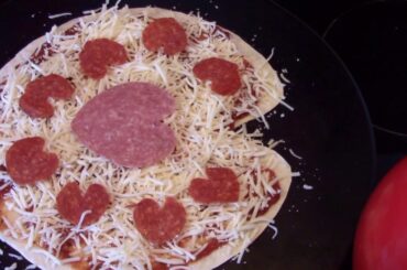 VALENTINE PIZZA- FUN, DELICIOUS AND SIMPLE