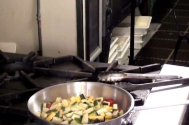 Video Recipe: Tomato Squash Pomodoro | Eat! Drink! Italy! with Vic Rallo