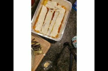 Quick, simple, and delicious lasagna. When your looking for more than store bought 🍷!