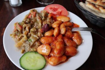 Best street food find in Paris, Saint-Michel. Where to find ethnic food in Paris? 4k