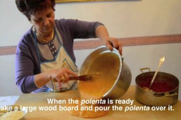 Cooking with mamma Anna Maria: polenta with sausages and pork ribs sauce (polenta con sugo)