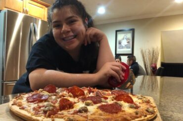 Cooking Frozen Pizza/ Life Hacks