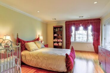 202 Walnut Dr, Morganville, NJ