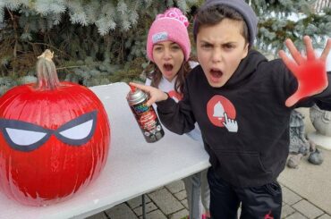 Heidi and Zidane Pretend Play Painting Spiderman