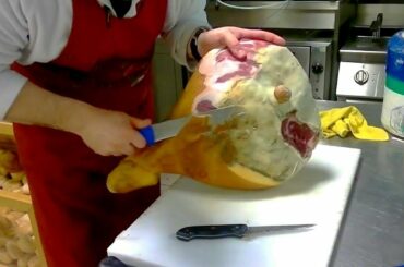 Italian street food separating ham from bones in less than 10 minutes