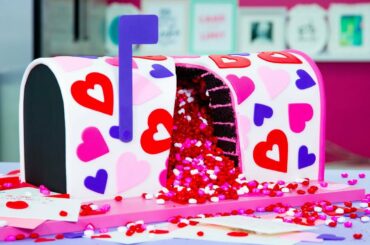Cake In The Mail?! Unique Valentine's Day Baking Ideas | How To Cake It Step By Step
