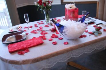 How to Turn Your Home into a 5 Star Romantic Restaurant!!