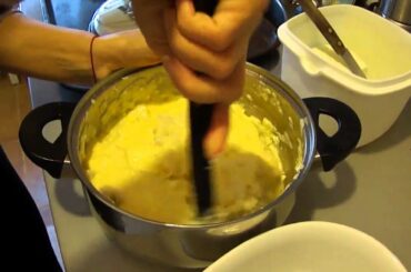 Cooking Italian spaghetti and pastry fourth lesson