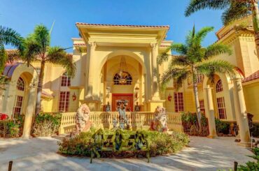 Court of Versailles | Florida Palatial Mansion Inspired by the Palace of Versailles