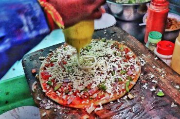 India's Fastest Man Making Pizza Paratha | Best Place To Eat | Quick Recipe | Indian Street Food