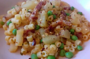 Pasta with potatoes and bacon - Italian recipe