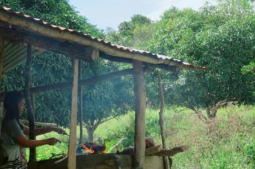 The Ancient Technique Of Hot Rock Cooking|Lunch At The Farm