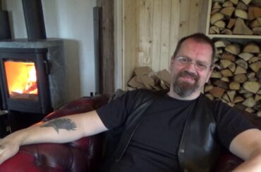 LIMPING EU BUDGET TALKS / Somali Youth NORWAY / UK Pubs Removing EU Wine & Beer / Swedish PM Going?