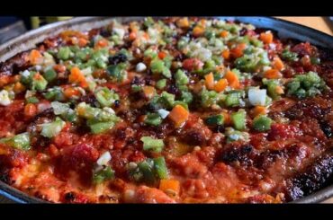 How to eat deep dish pizza (and yes, it is pizza)- Edible Education - KING 5 Evening