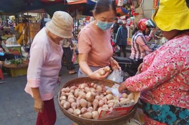 Breakfast,Desserts, And Seafood - Cambodian Street Food 2020 - Phsar Thmei Street Food View