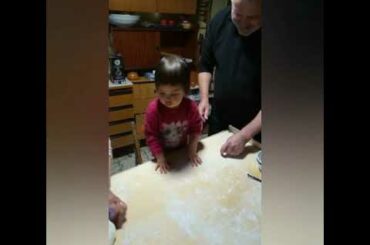 ITALIAN FILIPINO BABY LEARNS HOW TO MAKE  ITALIAN PIZZA