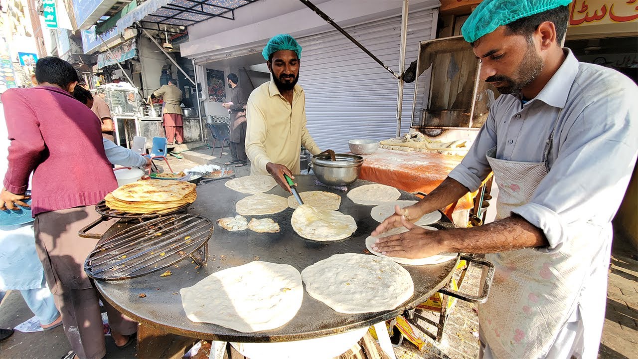 SPICY STREET FOOD in Pakistan MUTTON KORMA & Trying Goat Testicles in Lahore SPICY STREET FOOD in Pakistan MUTTON KORMA & Trying Goat Testicles in Lahore