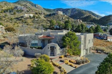 Homes for sale - 4900 Cresta Del Sur Court NE, Albuquerque, NM 87111