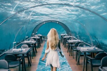 MALDIVES DAY 1 | WORLD BIGGEST UNDERWATER RESTAURANT AT A 5 STAR RESORT