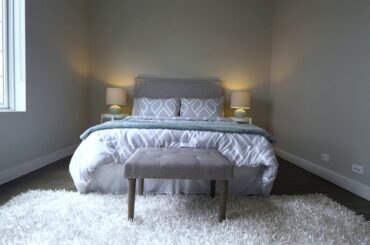 1013 N. Cleveland Ave. #4  Chicago, IL 60610 (Unbranded)