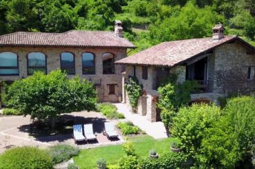 Italian Country House for sale in the Langhe region of Piemonte