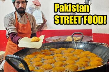 BRAIN CURRY BREAKFAST! Pakistan NIGHT MARKET STREET FOOD Tour of Lahore Pakistan