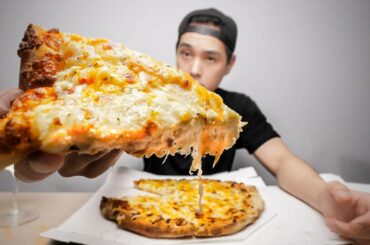 Pizza with 30 different types of cheese on it