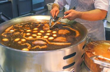 Best of Thai Food at 'Siam Food Court'. Bangkok Street Food, Thailand