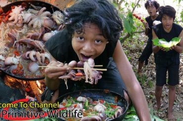 Primitive Technology - Cooking octopus with tomato - Eating delicious Ep00055