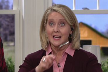 Mama Mancini's (2) 1.5-lb Bags 3 Cheese Beef Mini Meatballs & 4-lbs Sauce on QVC