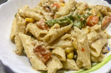 WHITE SAUCE PASTA - ITALIAN PASTA RECIPE - হোয়াইট স্যস্ পাস্তা রেসিপি - CREAMY AND CHEESY