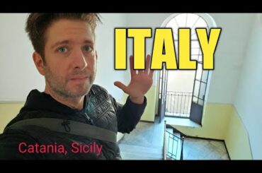 LIVE! I SHOULDN'T BE HERE | Walking To Get Food In Sicily ITALY