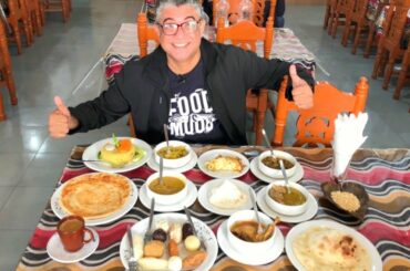 কস্তুরিতে টেবিল ভর্তি সকালের নাস্তা - Traditional BANGLADESHI BREAKFAST at Rangpur