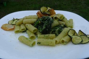 smart pasta to make children eat vegetables with broccoli,courgette and potatoes vegan recipe