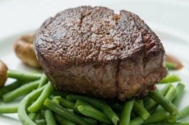 Signs You're Eating Pre-Made Food At A Restaurant