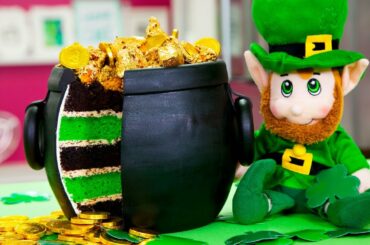 St Patrick’s Day Cakes | Baileys Ganache, Irish Cream Frosting, Mint Buttercream | How To Cake It