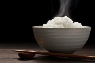 10 Unusual Food Etiquettes Around the World