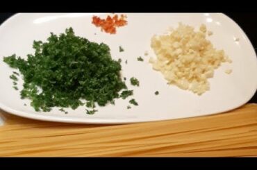 Italian Cooking LIVE. Tagliatelle With Olive Oil,Garlic & Parsley