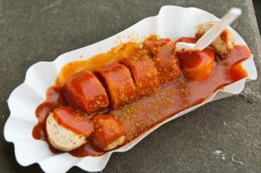 Franz's Fine (?) Dining: Currywurst