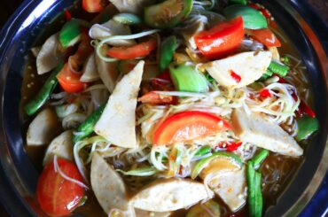 How to Make Papaya Salad with Meatballs - Cooking With Davy