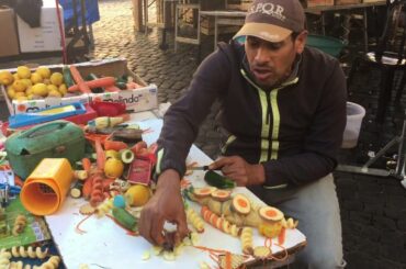 MUST WATCH - lol 😂 Italy - Rome - Campo de Fiori - Food Market - Guarda Mustafa