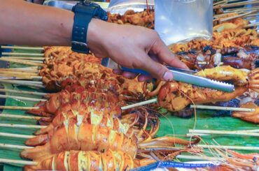 Best Street Food Stalls in Siam Square. Bangkok, Thailand